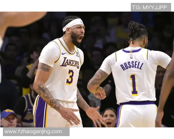 湖人对阵掘金精彩直播文字实况报道与赛况分析