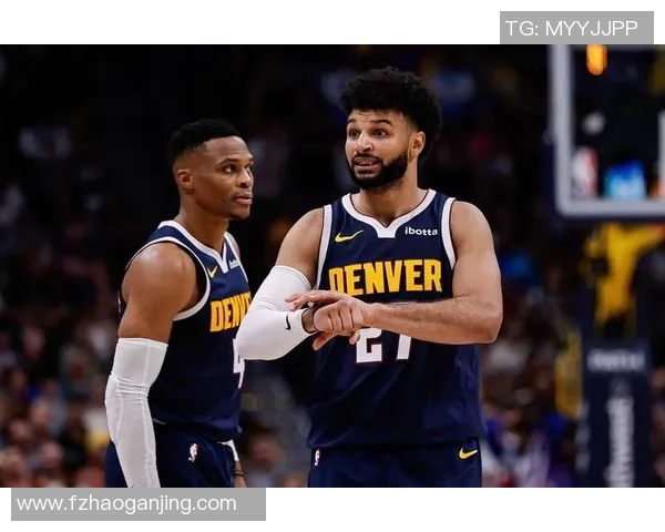 雷霆与老鹰交锋回顾:精彩瞬间与球员表现分析 雷霆与老鹰交锋回顾:精彩瞬间与球员表现分析